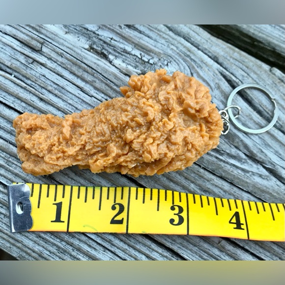 2/$10 Funny Whimsical Novelty Chicken Leg Wing Size Fried Chicken Keychain - Picture 2 of 6